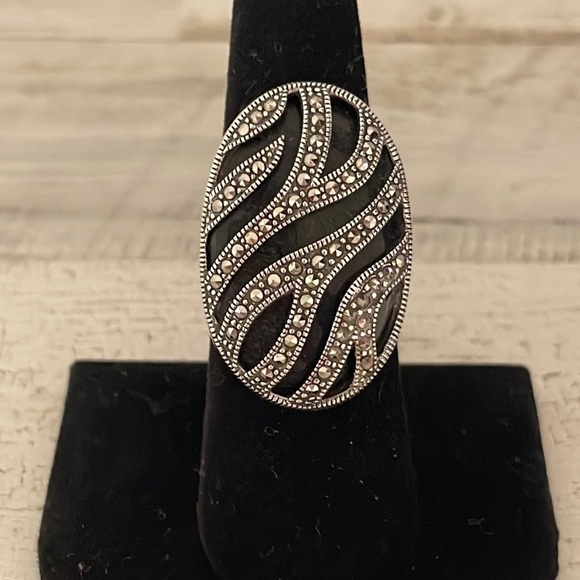 Beautiful Judith Jack Cocktail Ring. - Picture 1 of 6